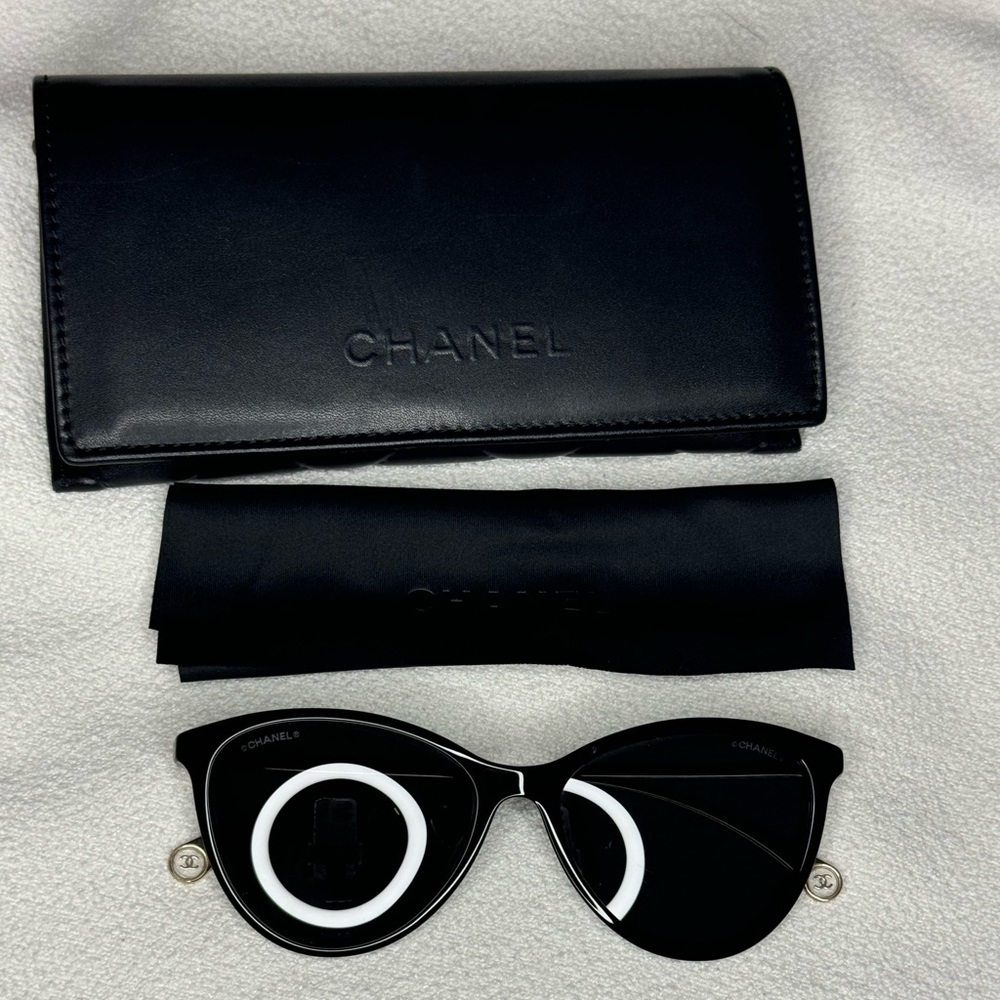 Used Chanel Cat Eye Sunglasses Black Lenses Gold Frame